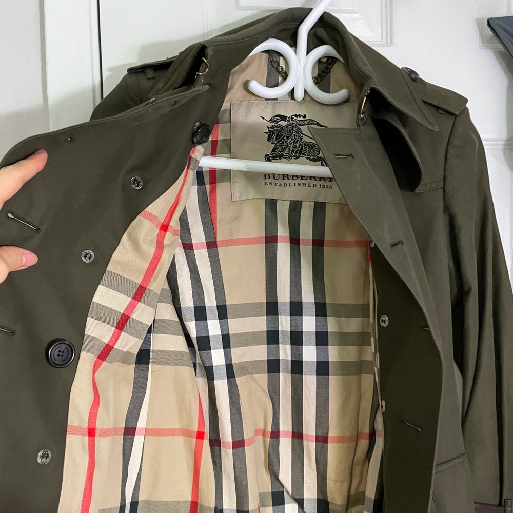 Burberry coat like new